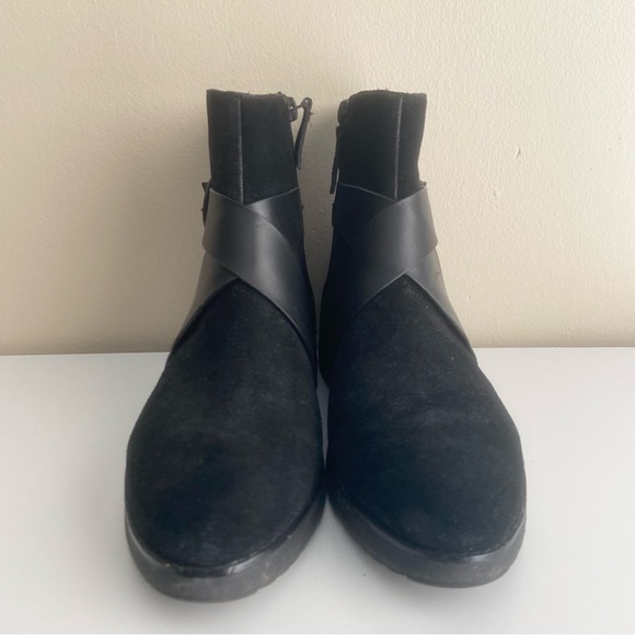 Fitflop Mona Suede Buckle Ankle Boot Women’s Size 8 Black - Picture 3 of 13